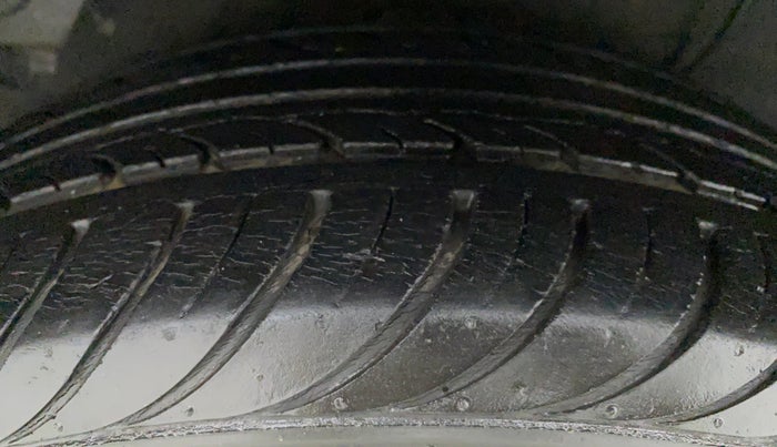 2012 Hyundai i20 SPORTZ 1.2 VTVT, Petrol, Manual, 39,181 km, Right Rear Tyre Tread