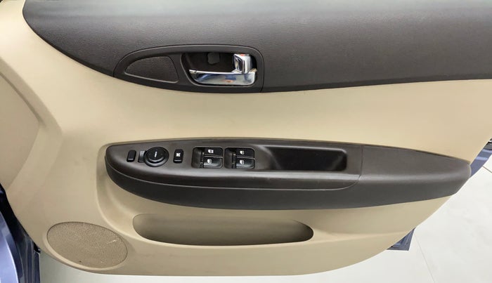 2012 Hyundai i20 SPORTZ 1.2 VTVT, Petrol, Manual, 39,181 km, Driver Side Door Panels Control