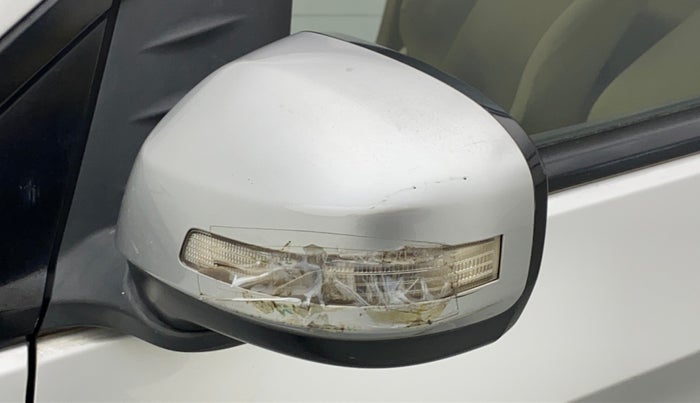 2013 Honda Amaze 1.2 VXMT I VTEC, Petrol, Manual, 85,706 km, Left rear-view mirror - Indicator light has minor damage
