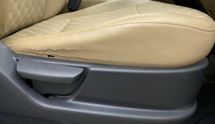 2018 Hyundai Eon MAGNA PLUS, Petrol, Manual, 36,060 km, Driver Side Adjustment Panel