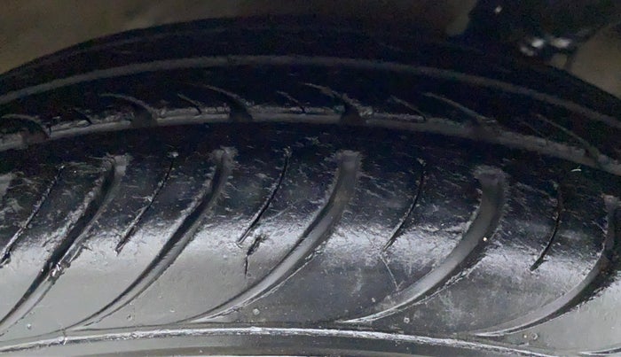 2018 Hyundai Eon MAGNA PLUS, Petrol, Manual, 36,060 km, Left Rear Tyre Tread