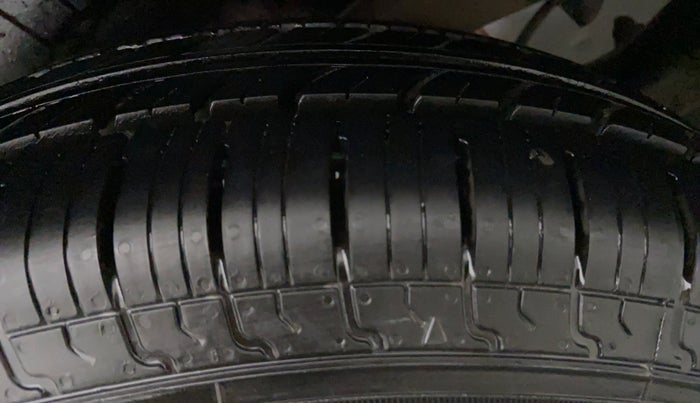 2017 Maruti Dzire VXI, Petrol, Manual, 53,980 km, Left Front Tyre Tread