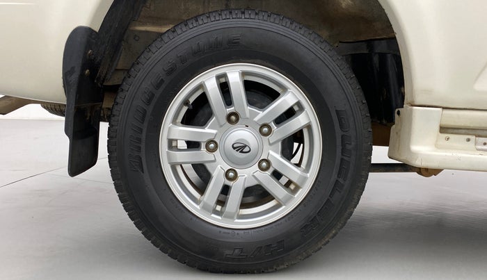 2012 Mahindra Scorpio VLX AIRBAG BS IV, Diesel, Manual, 93,267 km, Right Rear Wheel