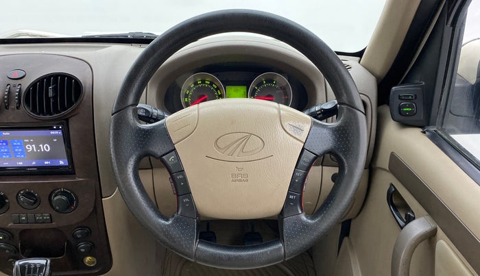 2012 Mahindra Scorpio VLX AIRBAG BS IV, Diesel, Manual, 93,267 km, Steering Wheel Close Up
