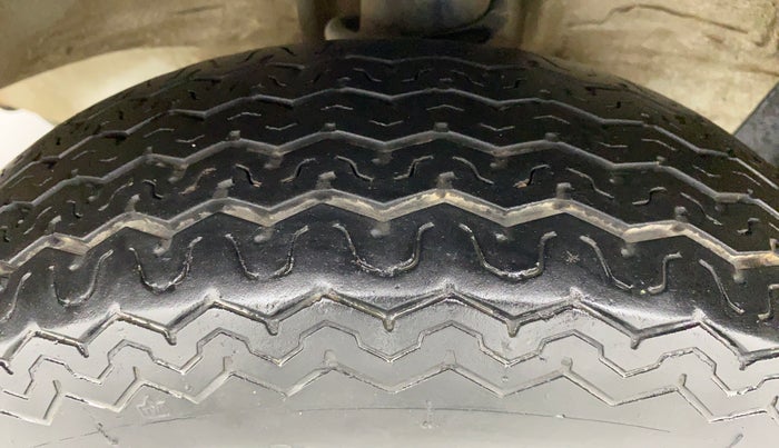 2017 Maruti OMNI E STD, Petrol, Manual, 42,048 km, Left Front Tyre Tread