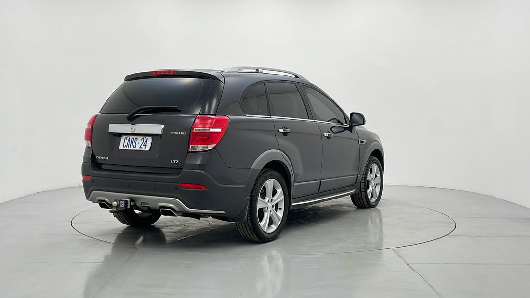 Right Back Diagonal (45- Degree) View