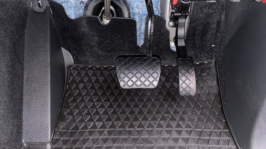 2017 Volkswagen Amarok V6 Tdi 550 Highline, Automatic, 69887 km, Pedals and Footmat