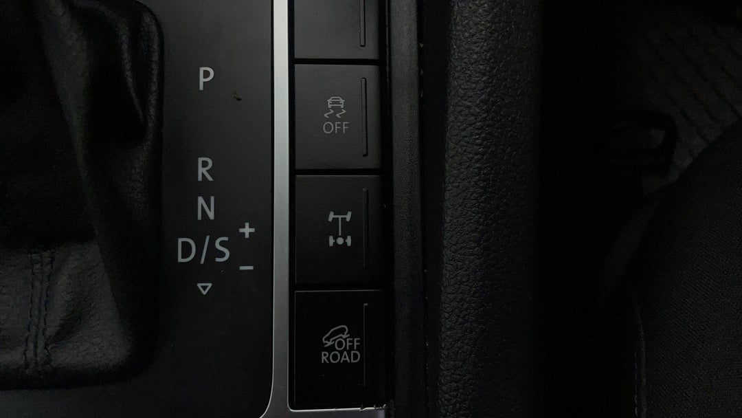 2017 Volkswagen Amarok V6 Tdi 550 Highline, Automatic, 69887 km, Utility Switches/Buttons