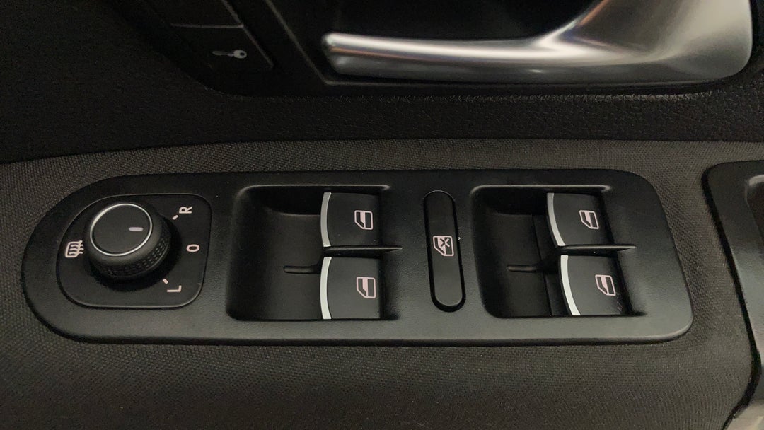 2017 Volkswagen Amarok V6 Tdi 550 Highline, Automatic, 69887 km, Drivers Side Door Panel Controls