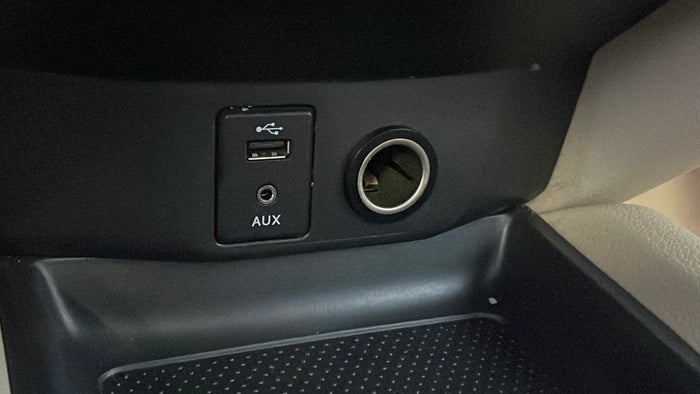NISSAN X TRAIL-Centre Console Cover Missing