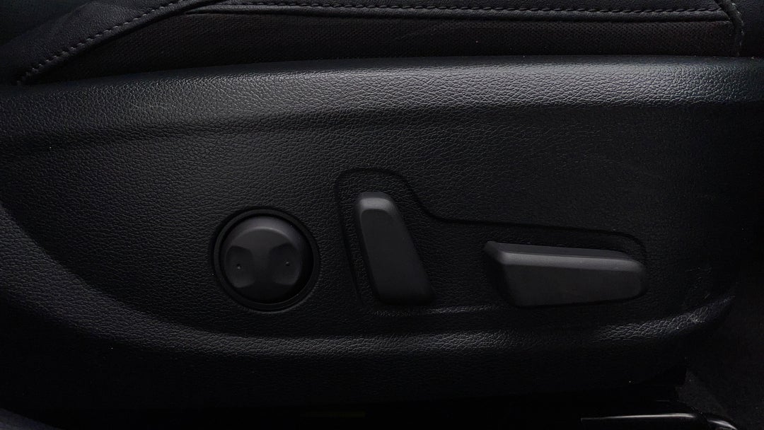 2022 Kia Seltos Gt-line (awd), Automatic, 25396 km, Drivers Side Adjustment Panel