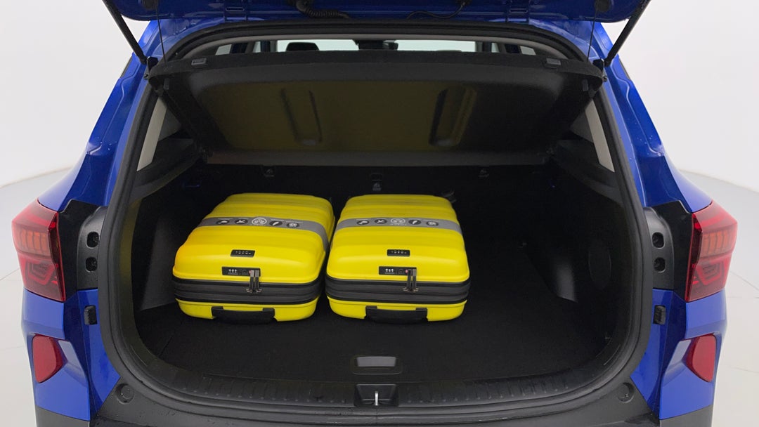 2022 Kia Seltos Gt-line (awd), Automatic, 25396 km, Boot Inside View with Luggage