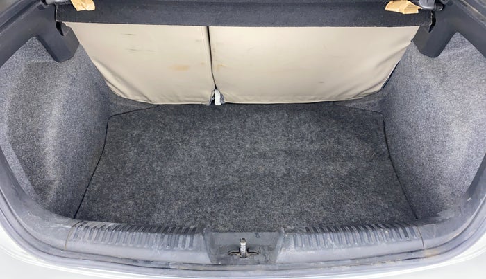 2011 Volkswagen Polo HIGHLINE 1.6L PETROL, Petrol, Manual, 79,857 km, Boot Inside