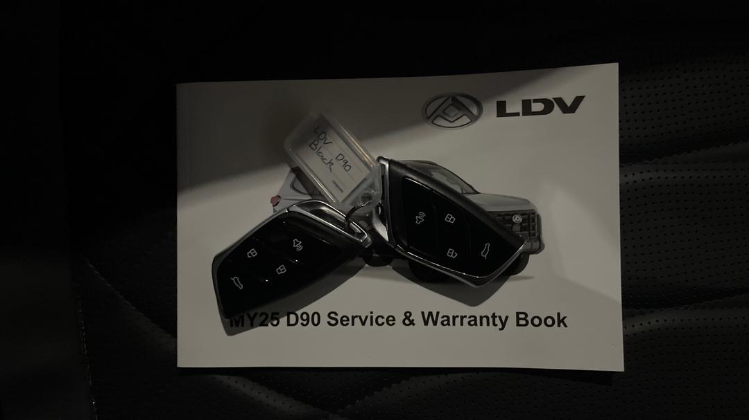 2025 LDV D90 Executive (4WD), Automatic, 19232 km, Key Close-up