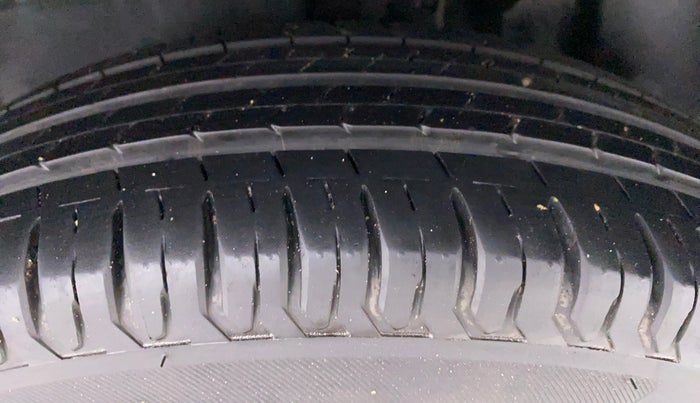 2017 Maruti Dzire VXI, Petrol, Manual, 39,213 km, Left Rear Tyre Tread