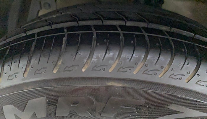 2017 Maruti Ciaz ZETA 1.4 VVT, Petrol, Manual, 69,569 km, Left Front Tyre Tread