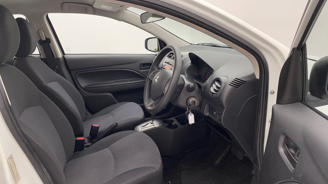 2016 Mitsubishi Mirage Es, Automatic, 71728 km, Right Side Front Door Cabin View