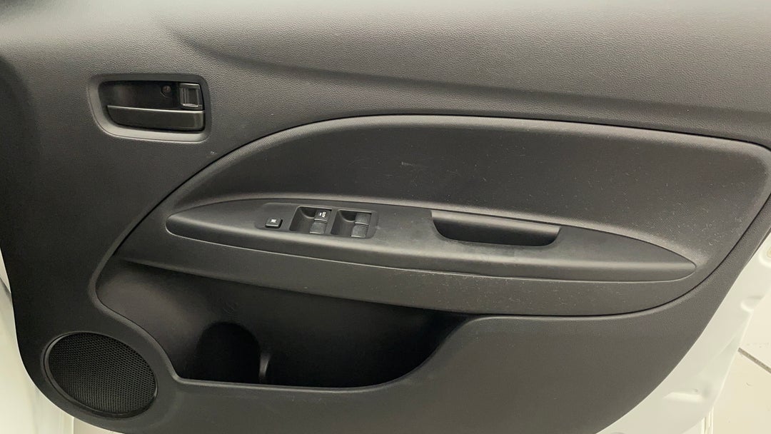 2016 Mitsubishi Mirage Es, Automatic, 71728 km, Speaker View