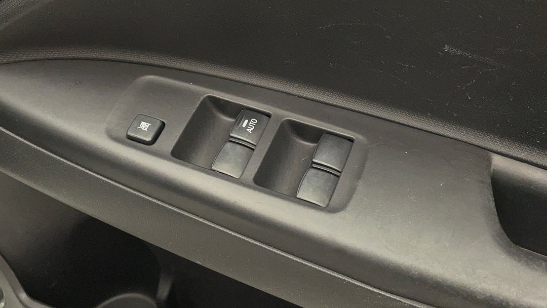 2016 Mitsubishi Mirage Es, Automatic, 71728 km, Drivers Side Door Panel Controls