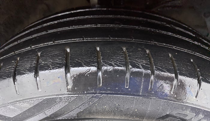 2015 Maruti Baleno ZETA 1.2 K12, Petrol, Manual, 59,379 km, Right Front Tyre Tread