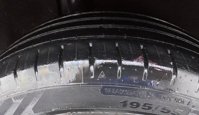 2015 Maruti Baleno ZETA 1.2 K12, Petrol, Manual, 59,379 km, Right Rear Tyre Tread