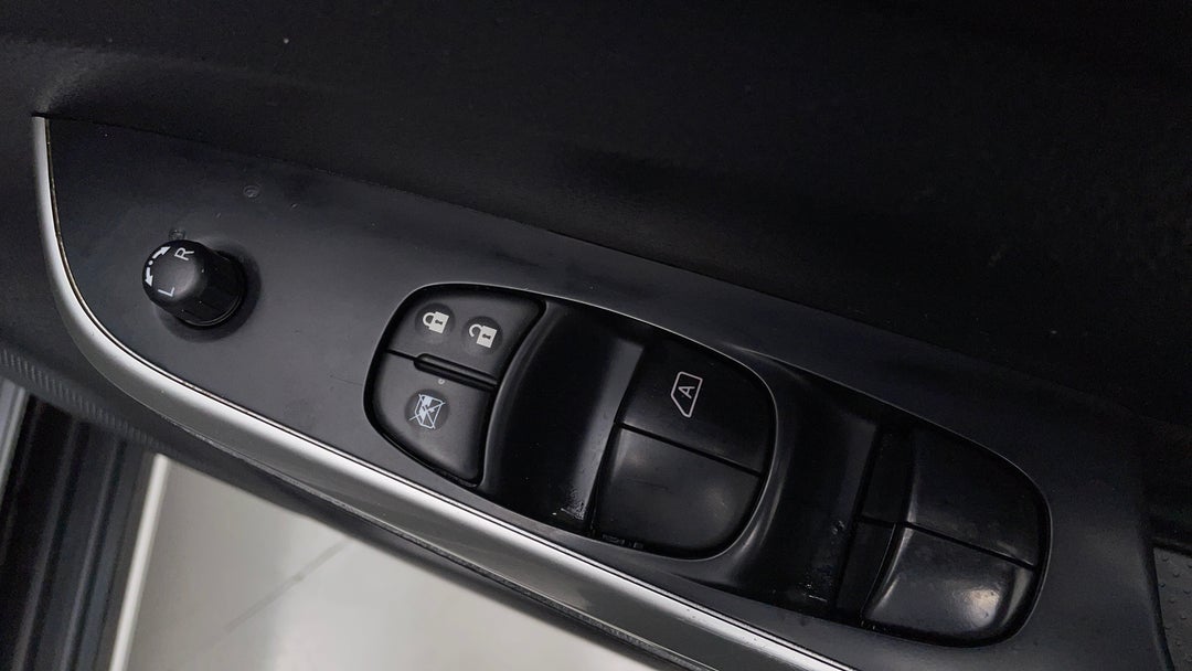 Drivers Side Door Panel Controls