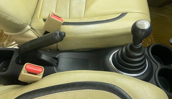 2015 Honda Amaze 1.2 SMT I VTEC, Petrol, Manual, 51,214 km, Gear Lever