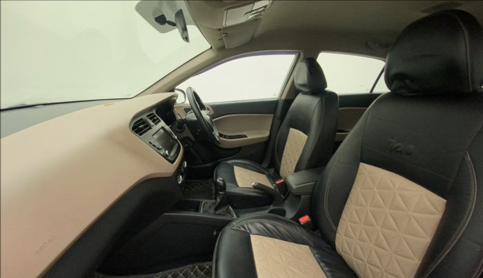 2020 Hyundai Elite i20 SPORTZ PLUS 1.2, CNG, Manual, 74,892 km, Right Side Front Door Cabin