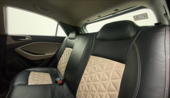 2020 Hyundai Elite i20 SPORTZ PLUS 1.2, CNG, Manual, 74,892 km, Right Side Rear Door Cabin