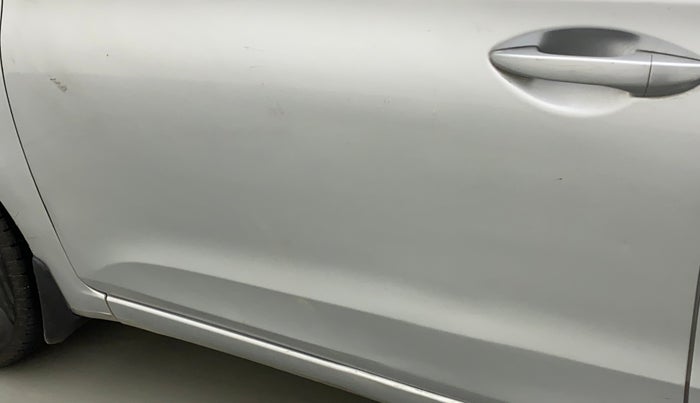 2020 Hyundai Elite i20 SPORTZ PLUS 1.2, CNG, Manual, 74,892 km, Front passenger door - Slightly dented