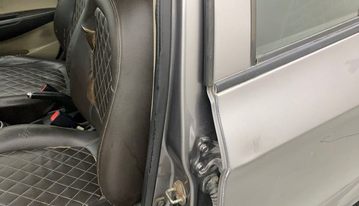 2012 Hyundai i20 MAGNA (O) 1.2, Petrol, Manual, 68,907 km, Front passenger door - Beading has minor damage