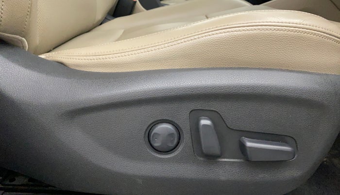 2016 Hyundai Tucson 2WD AT GL PETROL , Petrol, Automatic, 34,725 km, Driver Side Adjustment Panel