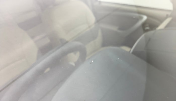 2014 Nissan Terrano XL (D), Diesel, Manual, 66,363 km, Front windshield - Minor spot on windshield