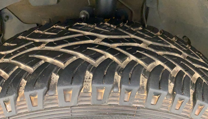 2014 Nissan Terrano XL (D), Diesel, Manual, 66,363 km, Left Front Tyre Tread