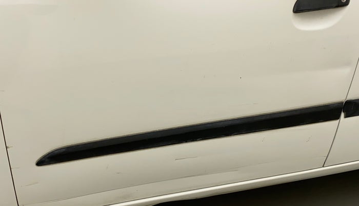 2014 Hyundai i10 MAGNA 1.1, Petrol, Manual, 85,238 km, Front passenger door - Minor scratches