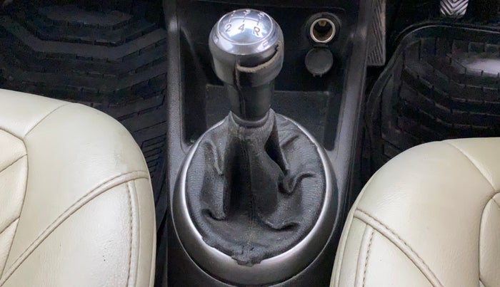 2014 Hyundai i20 SPORTZ 1.2, Petrol, Manual, 65,562 km, Gear lever - Boot Cover minor damage