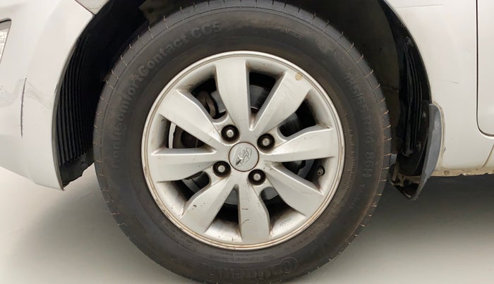 2014 Hyundai i20 SPORTZ 1.2, Petrol, Manual, 65,562 km, Left front tyre - Minor crack