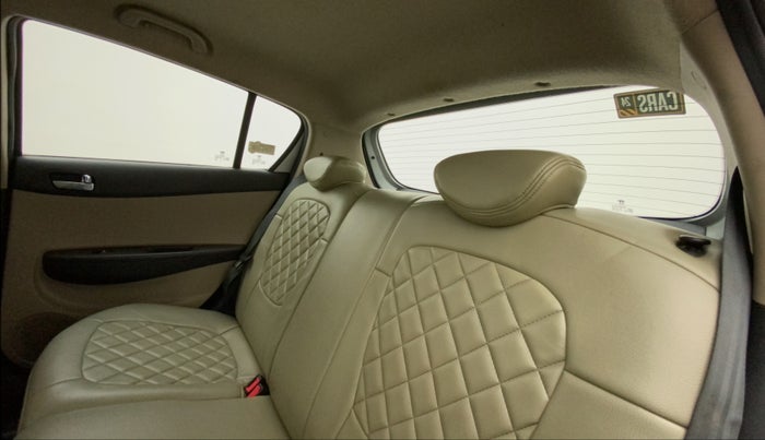 2014 Hyundai i20 SPORTZ 1.2, Petrol, Manual, 65,562 km, Right Side Rear Door Cabin