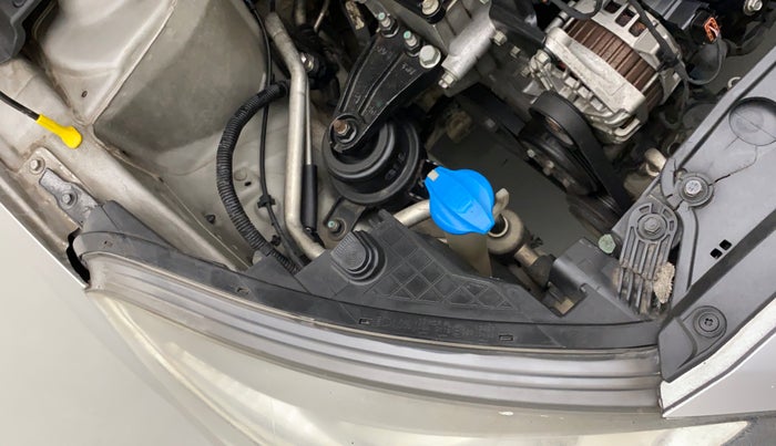 2014 Hyundai i20 SPORTZ 1.2, Petrol, Manual, 65,562 km, Right headlight - Clamp has minor damage