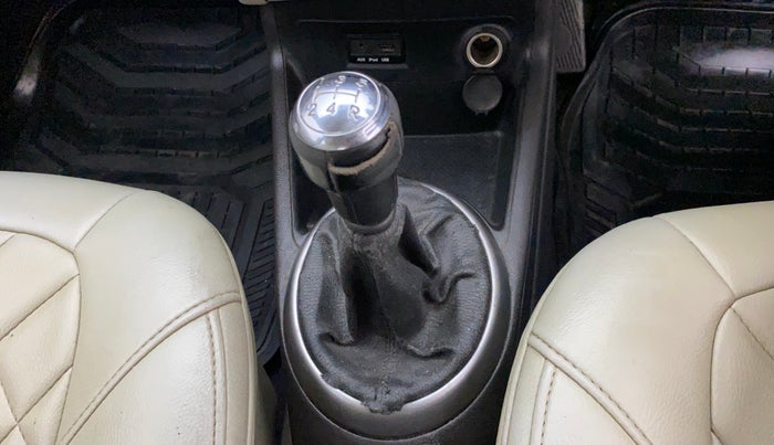 2014 Hyundai i20 SPORTZ 1.2, Petrol, Manual, 65,562 km, Gear lever - Boot cover slightly torn