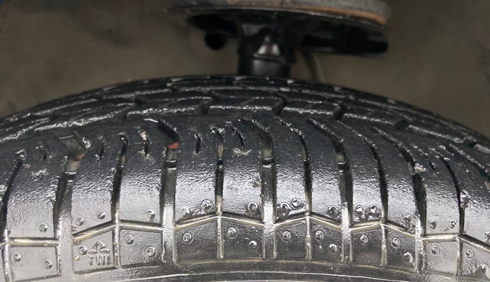 2010 Maruti Ritz VXI, Petrol, Manual, 59,192 km, Left Front Tyre Tread