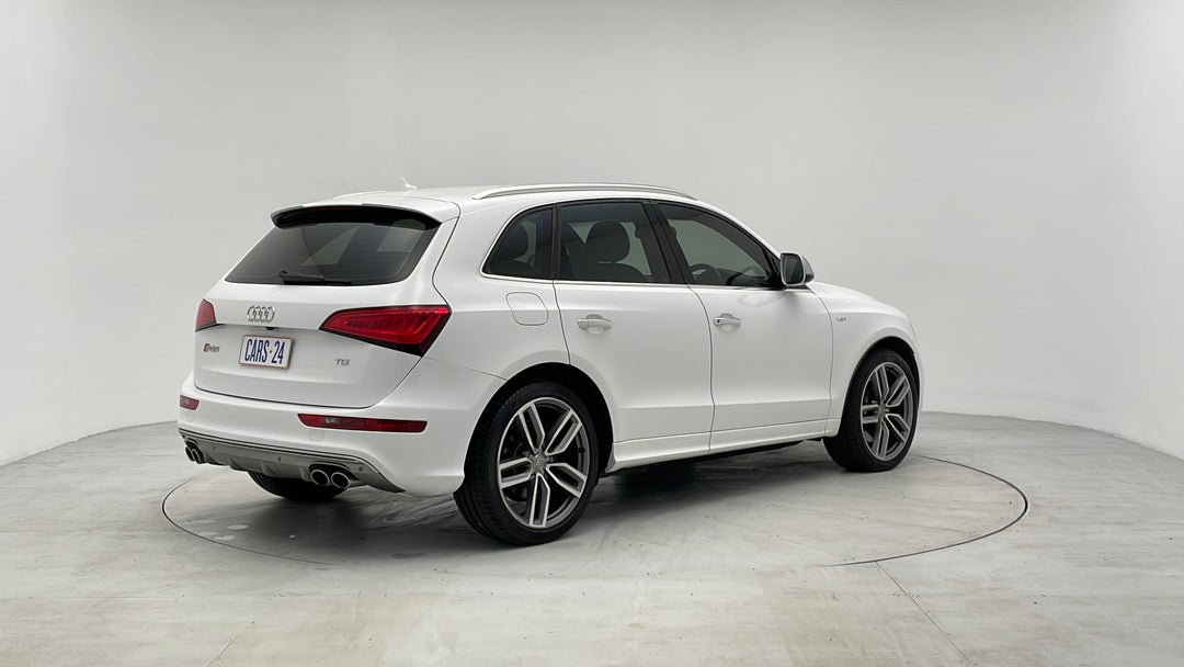 Right Back Diagonal (45- Degree) View