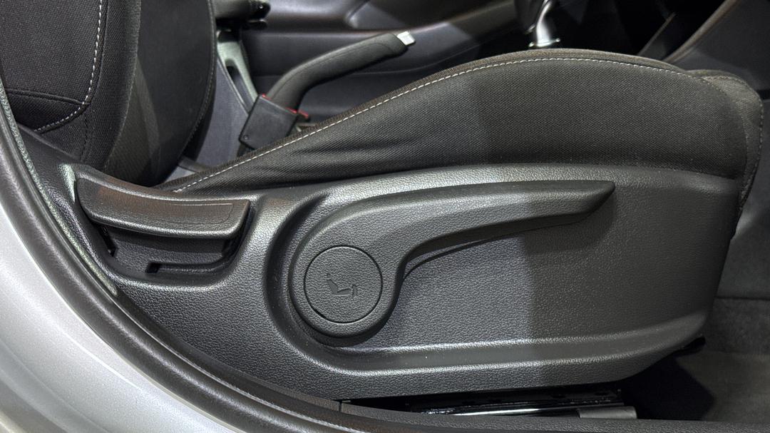 2018 Hyundai i30 Active, Manual, 102622 km, Drivers Side Adjustment Panel