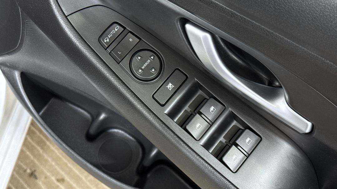 2018 Hyundai i30 Active, Manual, 102622 km, Drivers Side Door Panel Controls