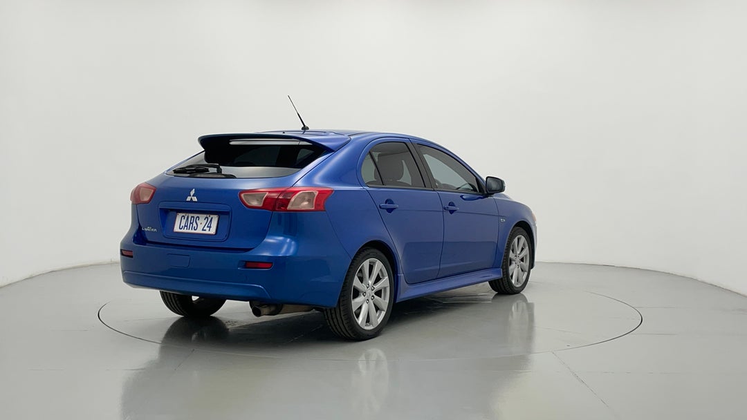 Right Back Diagonal (45- Degree) View