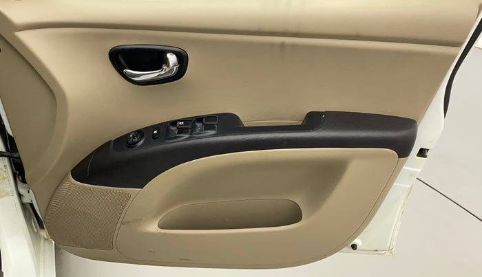 2011 Hyundai i10 MAGNA 1.2, Petrol, Manual, 82,923 km, Driver Side Door Panels Control