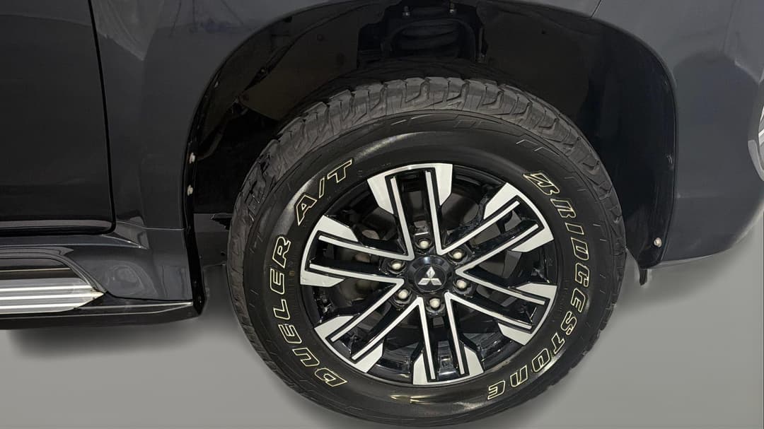 2021 Mitsubishi Pajero Sport Gls (4x4) 7 Seat, Automatic, 108327 km, Right Front Wheel