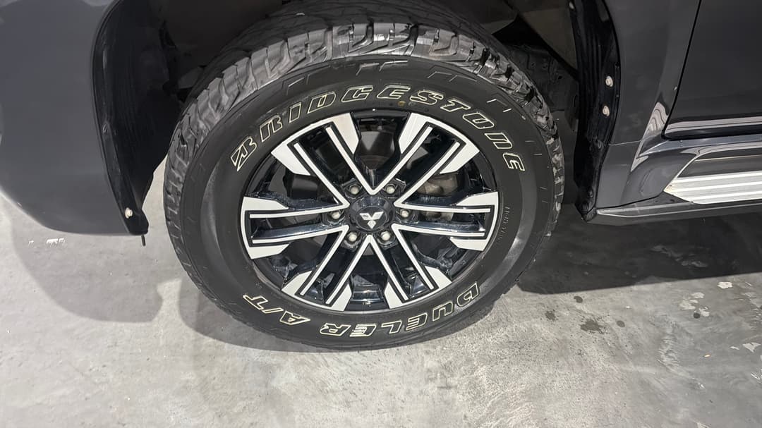 2021 Mitsubishi Pajero Sport Gls (4x4) 7 Seat, Automatic, 108327 km, Left Front Wheel