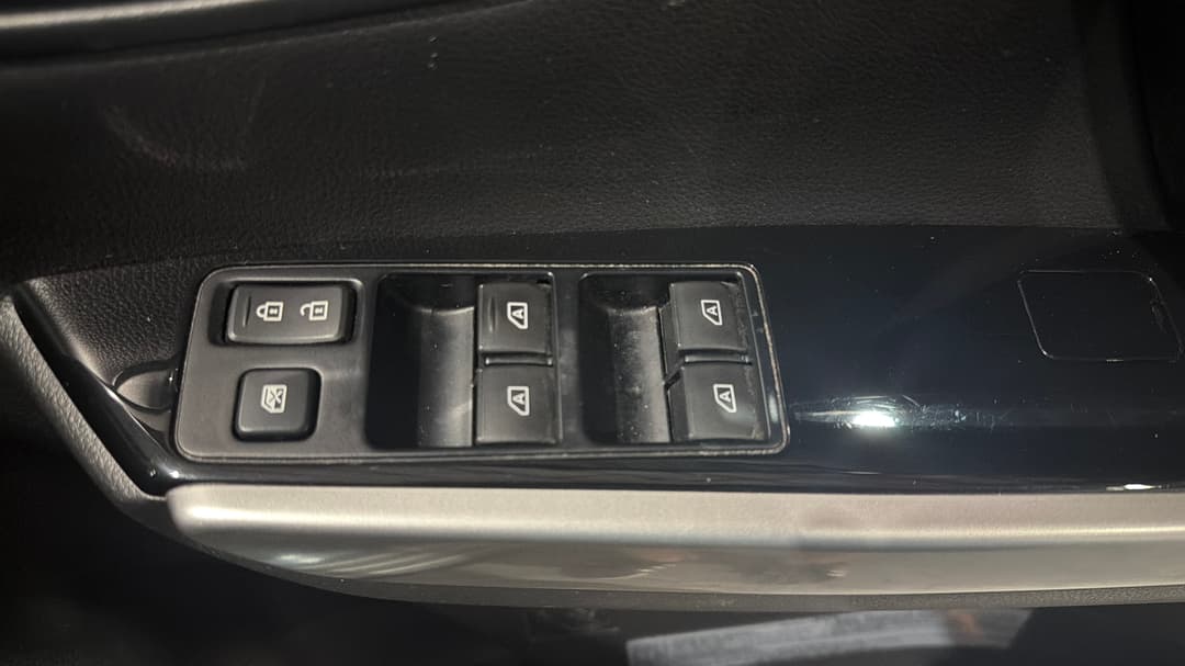 2021 Mitsubishi Pajero Sport Gls (4x4) 7 Seat, Automatic, 108327 km, Drivers Side Door Panel Controls