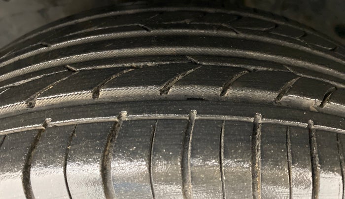 2018 Toyota YARIS G MT, Petrol, Manual, 27,927 km, Left Front Tyre Tread